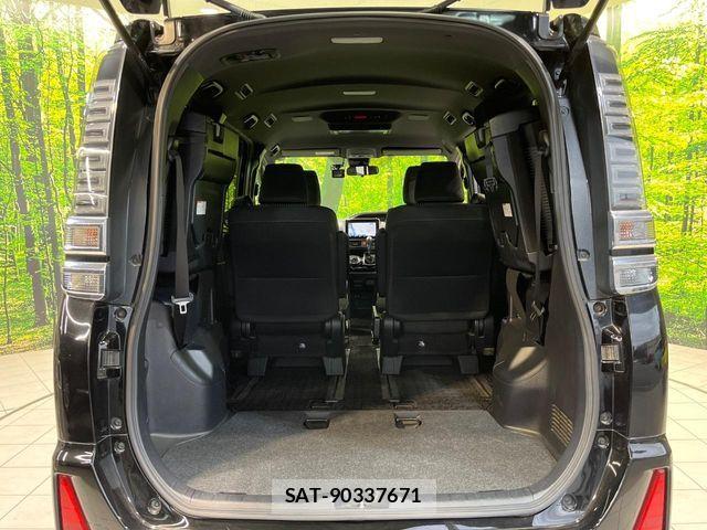 Toyota VOXY 2018-11 8667120-10
