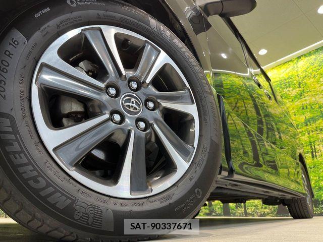 Toyota VOXY 2018-11 8667120-13