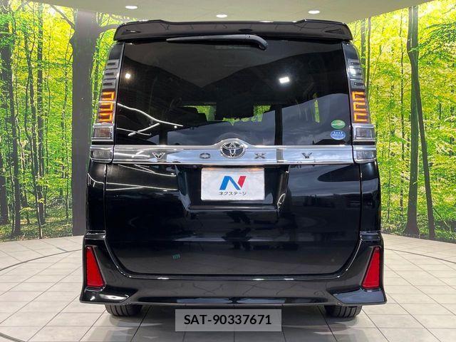 Toyota VOXY 2018-11 8667120-15