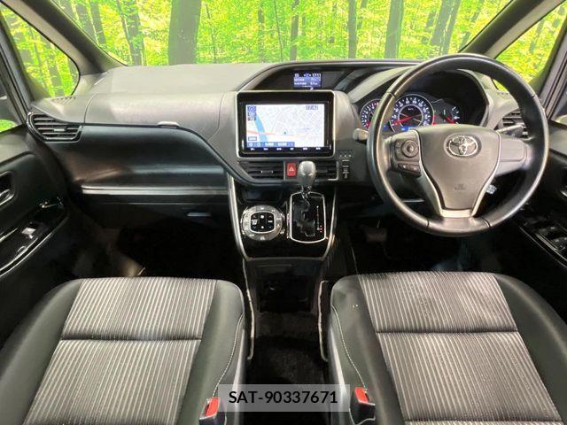 Toyota VOXY 2018-11 8667120-1