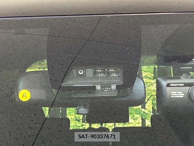 Toyota VOXY 2018-11 8667120-4