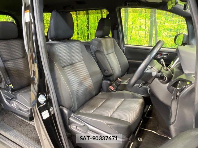 Toyota VOXY 2018-11 8667120-7