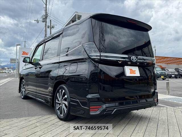 Toyota VOXY 2025-06 8662261-12