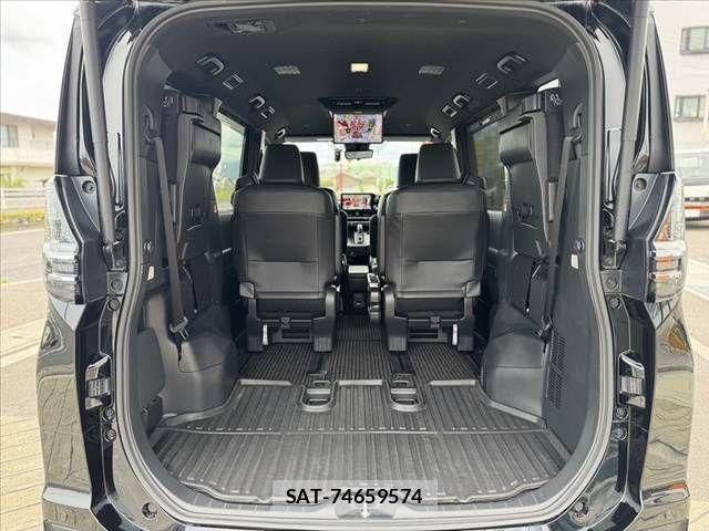 Toyota VOXY 2025-06 8662261-20