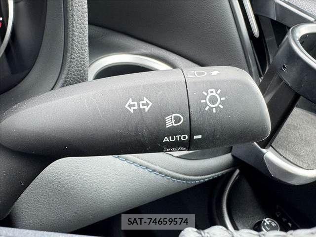 Toyota VOXY 2025-06 8662261-27