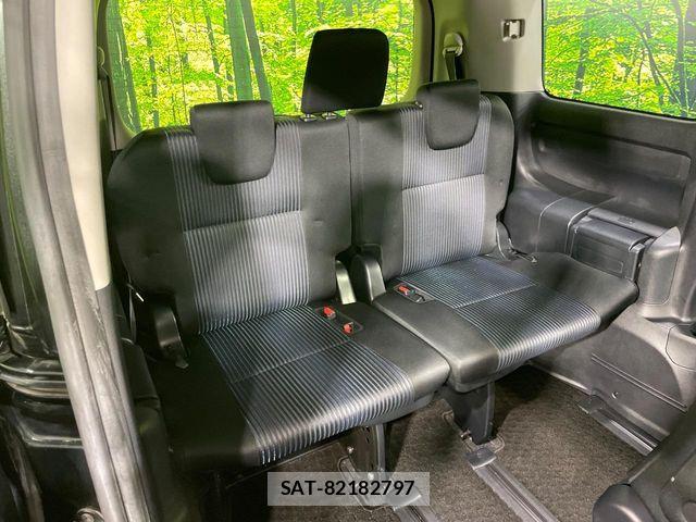 Toyota VOXY 2016-05 8662285-9