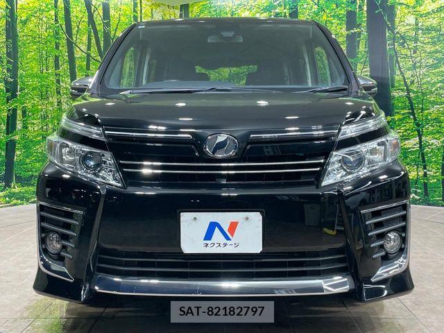 Toyota VOXY 2016-05 8662285-14
