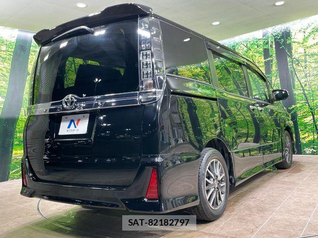 Toyota VOXY 2016-05 8662285-17
