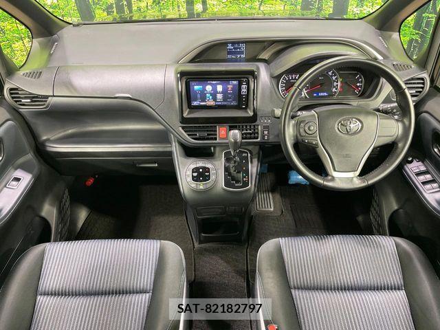 Toyota VOXY 2016-05 8662285-1