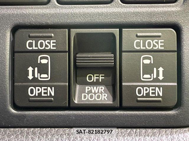 Toyota VOXY 2016-05 8662285-6