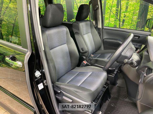Toyota VOXY 2016-05 8662285-7