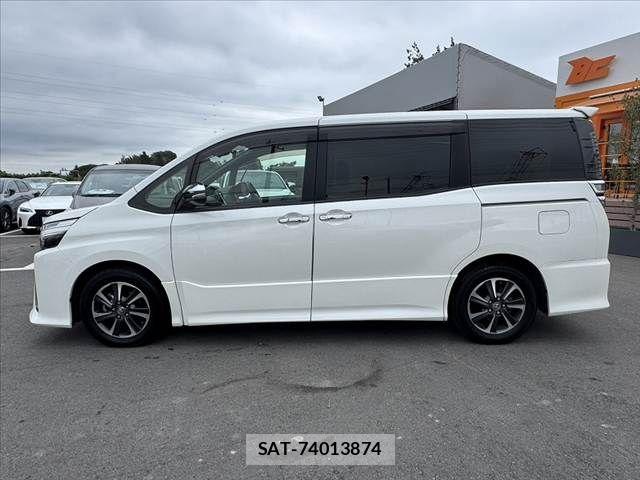 Toyota VOXY 2021-02 8667119-10