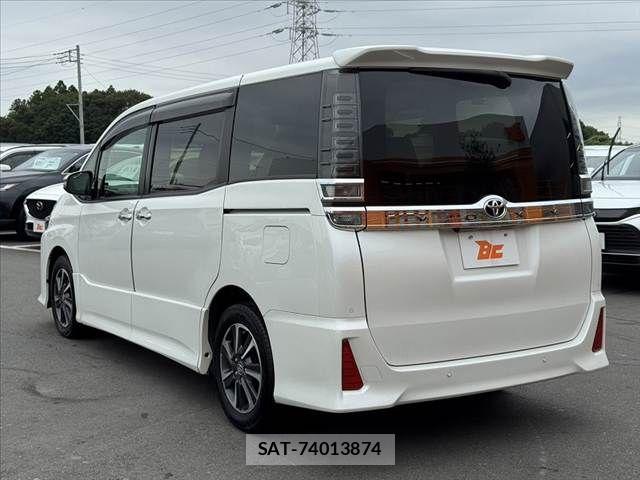 Toyota VOXY 2021-02 8667119-12