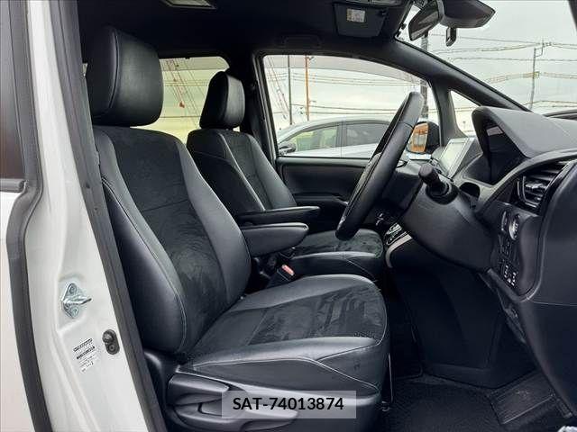 Toyota VOXY 2021-02 8667119-15