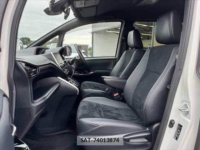 Toyota VOXY 2021-02 8667119-16