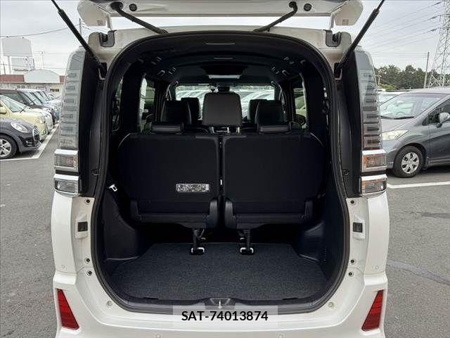 Toyota VOXY 2021-02 8667119-18