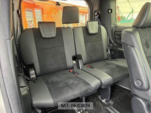 Toyota VOXY 2021-02 8667119-20