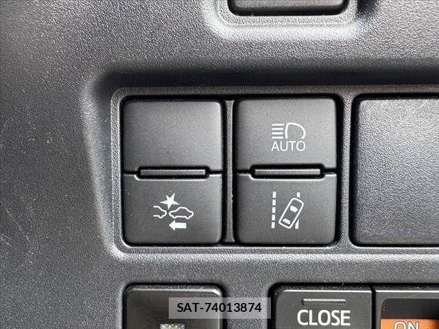 Toyota VOXY 2021-02 8667119-26
