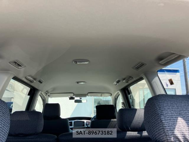 Toyota VOXY 2004-09 8662336-10