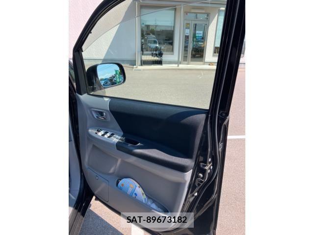 Toyota VOXY 2004-09 8662336-12