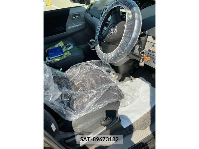 Toyota VOXY 2004-09 8662336-18
