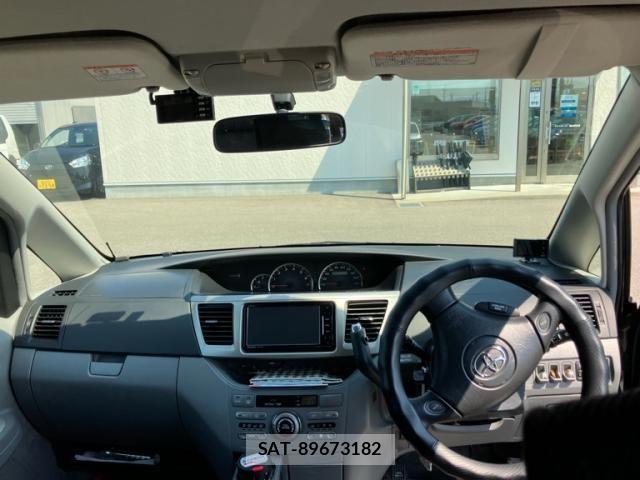 Toyota VOXY 2004-09 8662336-2