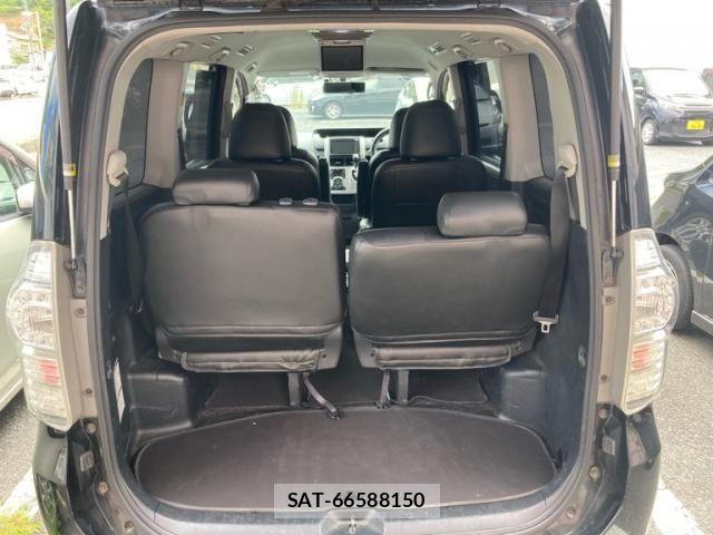 Toyota VOXY 2010-05 8667127-17