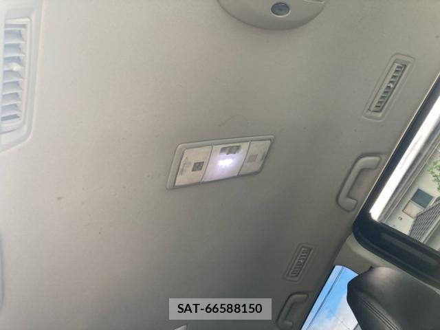 Toyota VOXY 2010-05 8667127-27