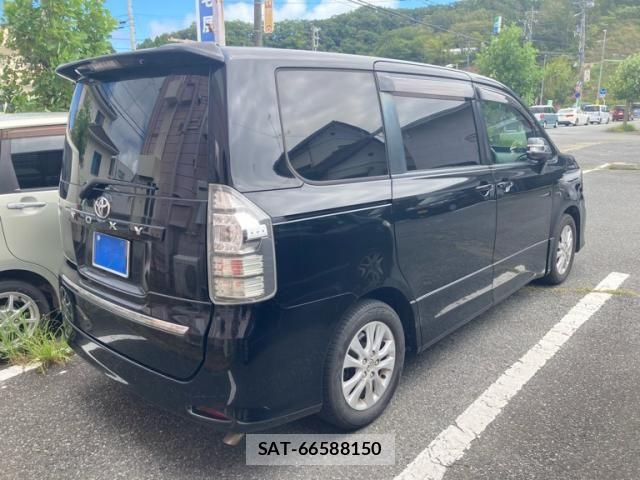 Toyota VOXY 2010-05 8667127-3
