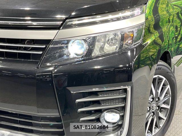 Toyota VOXY 2016-09 8662282-10