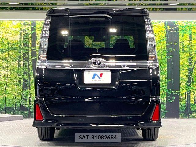 Toyota VOXY 2016-09 8662282-13