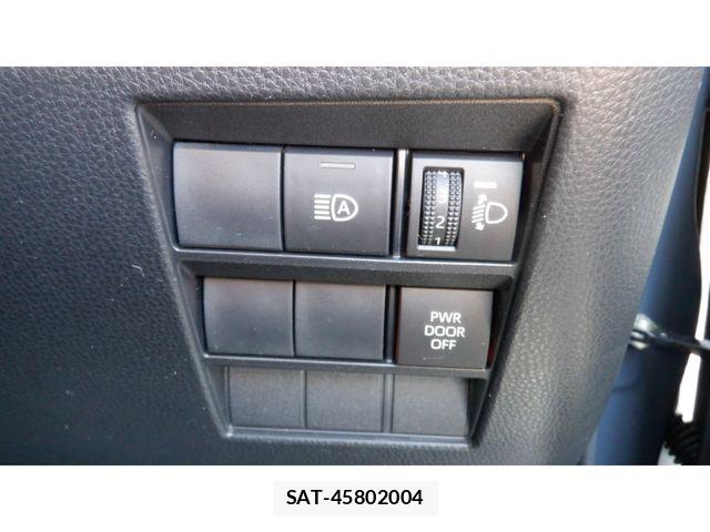 Toyota VOXY 2023-09 8662268-26