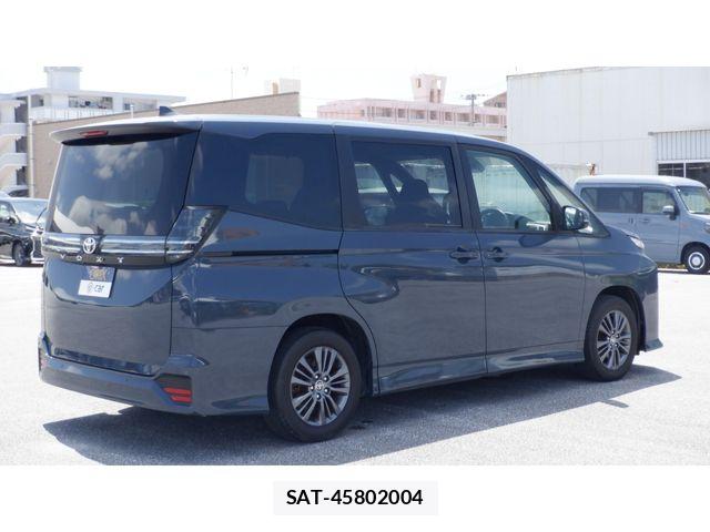 Toyota VOXY 2023-09 8662268-2