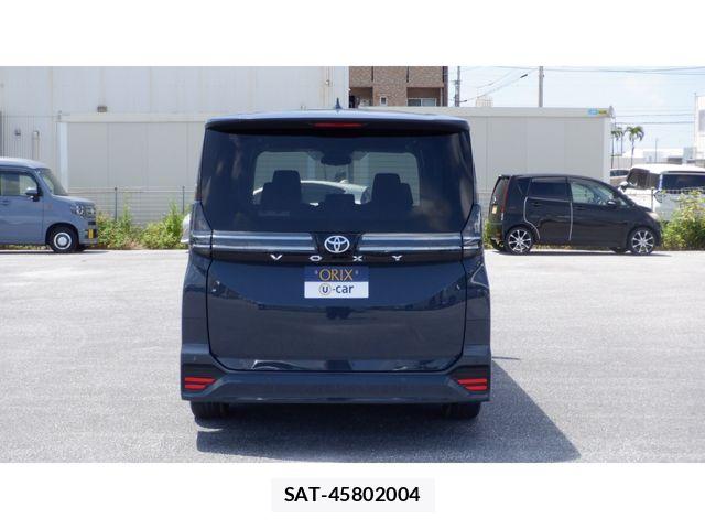 Toyota VOXY 2023-09 8662268-4