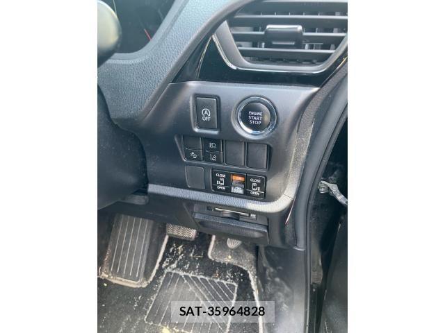 Toyota VOXY 2019-10 8662291-9