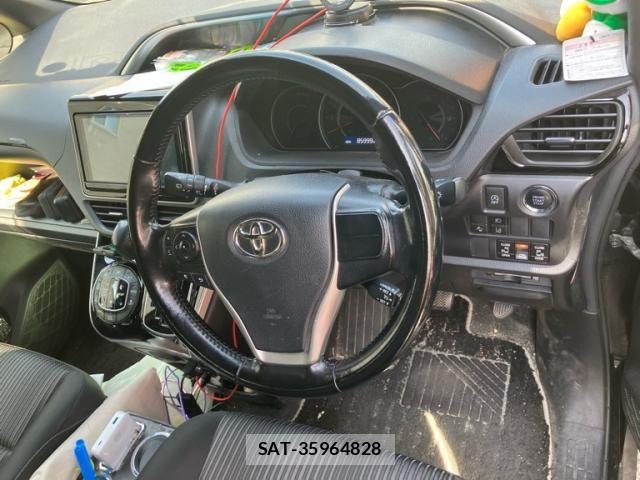 Toyota VOXY 2019-10 8662291-10