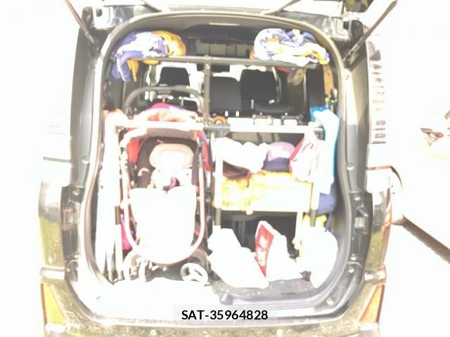 Toyota VOXY 2019-10 8662291-17