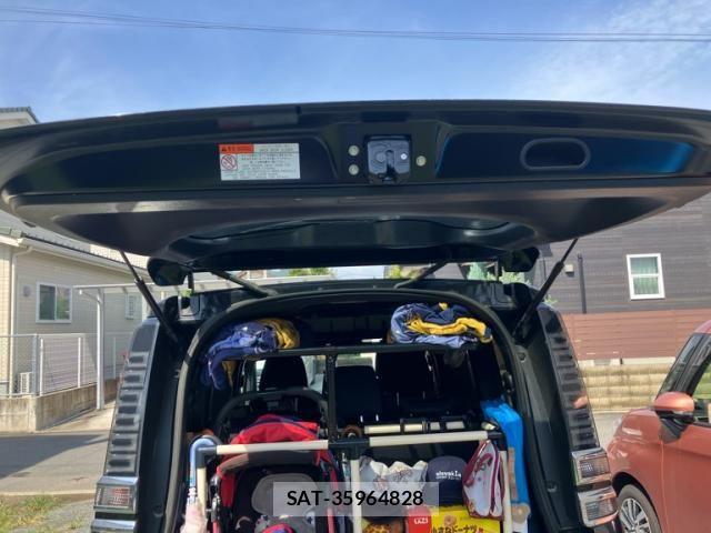 Toyota VOXY 2019-10 8662291-19