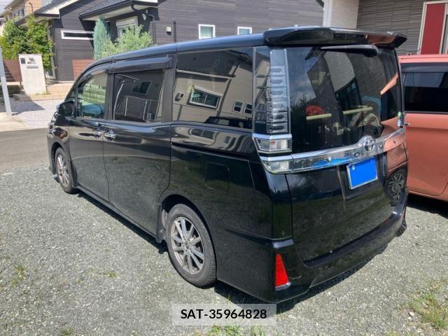 Toyota VOXY 2019-10 8662291-7