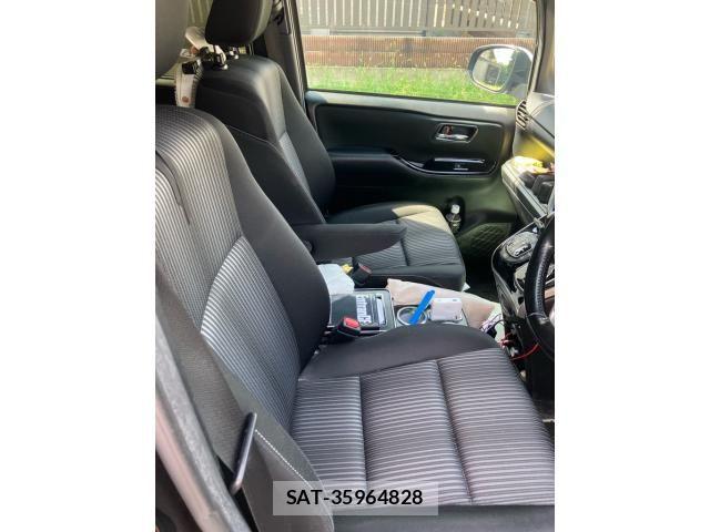 Toyota VOXY 2019-10 8662291-8