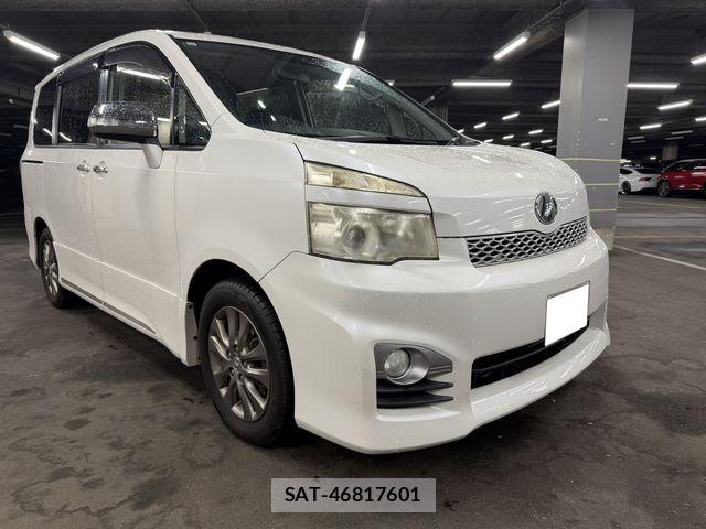 Toyota VOXY 2012-03 8667123-0