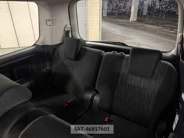 Toyota VOXY 2012-03 8667123-12