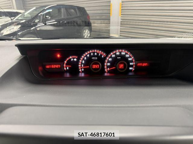 Toyota VOXY 2012-03 8667123-19