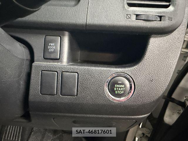 Toyota VOXY 2012-03 8667123-21
