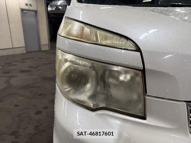 Toyota VOXY 2012-03 8667123-24