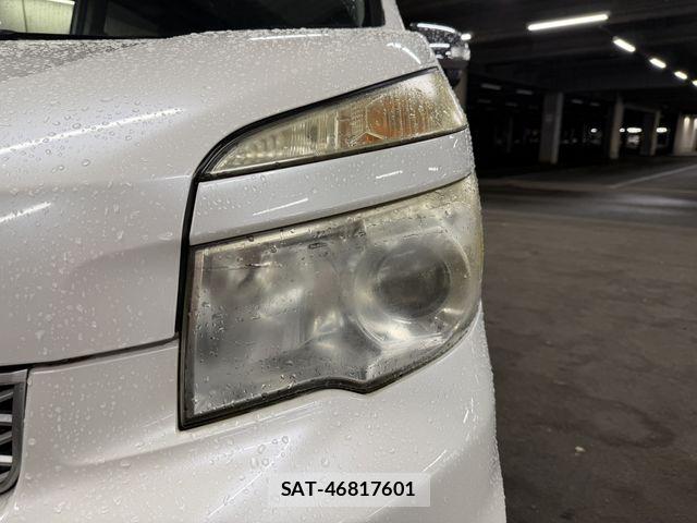 Toyota VOXY 2012-03 8667123-25