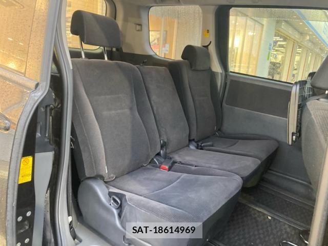 Toyota VOXY 2010-02 8662316-11