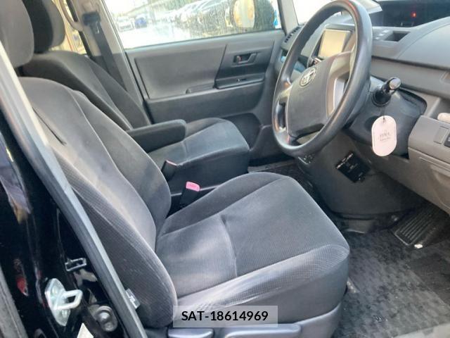 Toyota VOXY 2010-02 8662316-15
