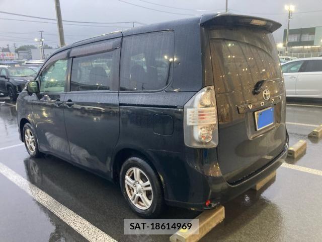 Toyota VOXY 2010-02 8662316-6