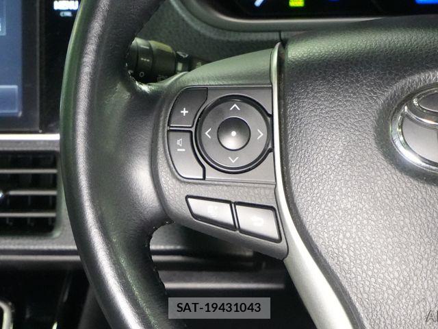 Toyota VOXY 2017-10 8662287-11